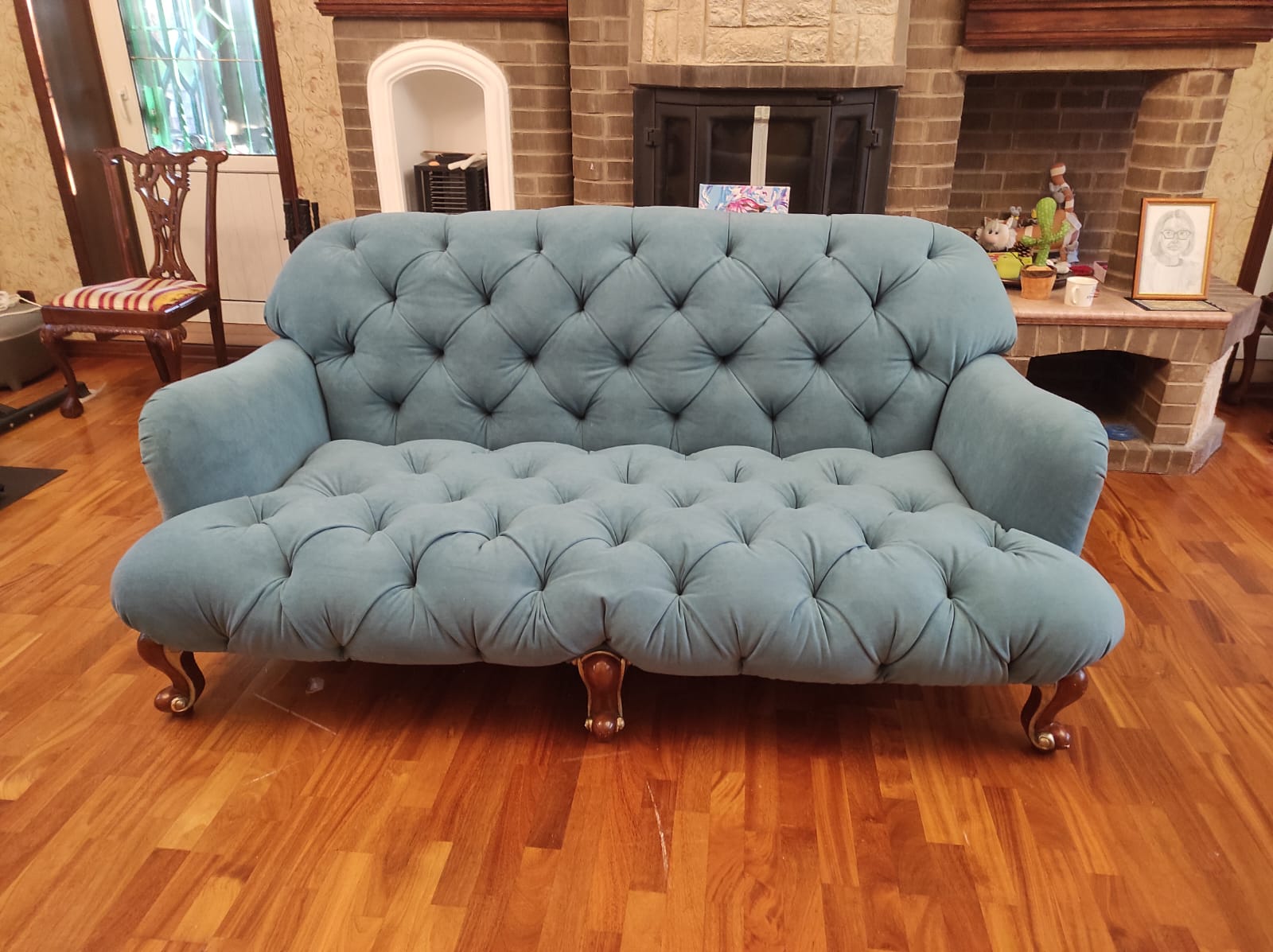 Перетяжка дивана. Марксистская