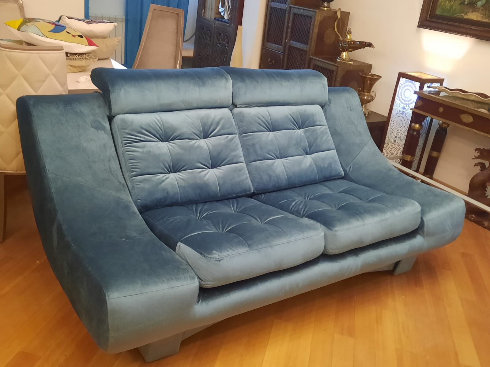 Обивка дивана на дому. Марксистская