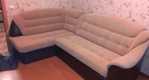 Перетяжка углового дивана. Марксистская